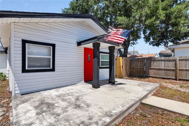 3250 Prescott ST N, St Petersburg, FL 33713