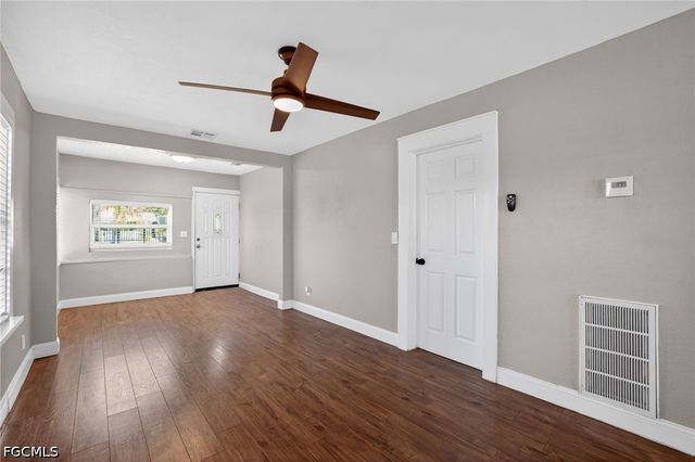 3250 Prescott ST N, St Petersburg, FL 33713