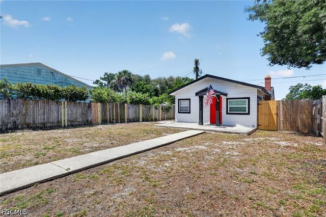 3250 Prescott ST N, St Petersburg, FL 33713