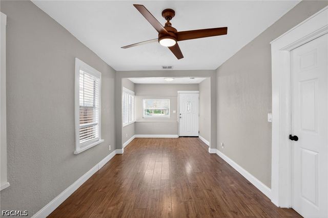 3250 Prescott ST N, St Petersburg, FL 33713