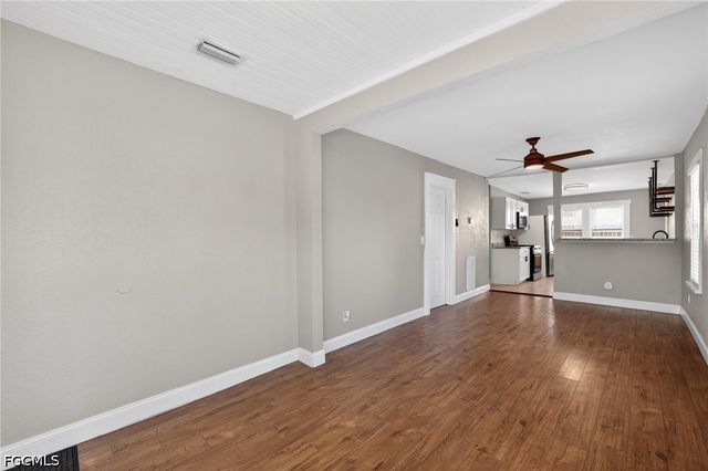 3250 Prescott ST N, St Petersburg, FL 33713