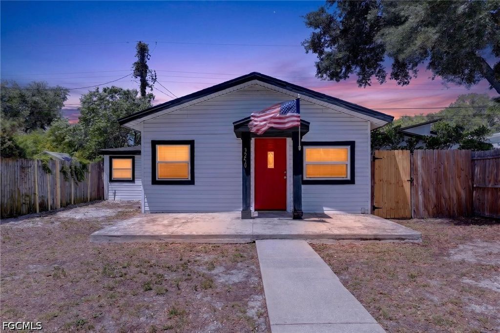 3250 Prescott ST N, St Petersburg, FL 33713