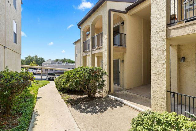 8702 Village Dr Apt 406, San Antonio, TX 78217
