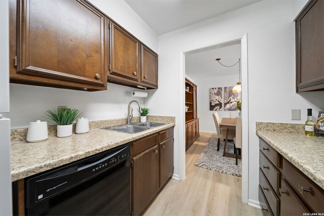8702 Village Dr Apt 406, San Antonio, TX 78217