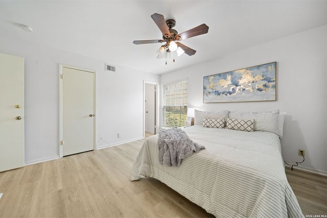 8702 Village Dr Apt 406, San Antonio, TX 78217