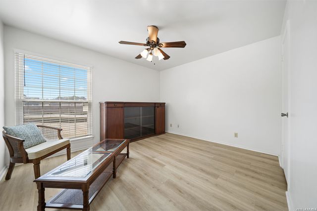 8702 Village Dr Apt 406, San Antonio, TX 78217