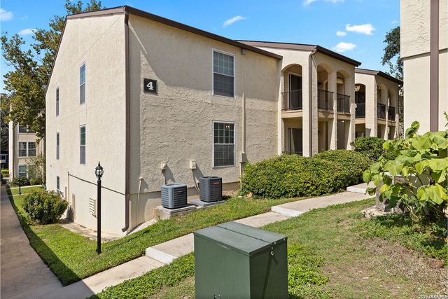8702 Village Dr Apt 406, San Antonio, TX 78217