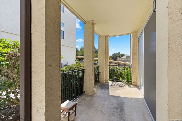 8702 Village Dr Apt 406, San Antonio, TX 78217
