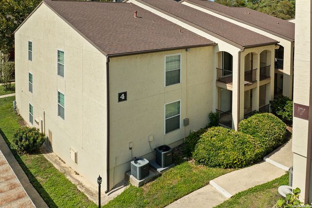 8702 Village Dr Apt 406, San Antonio, TX 78217