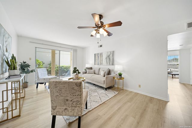 8702 Village Dr Apt 406, San Antonio, TX 78217