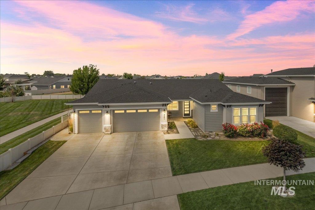 5561 W Torana Dr, Meridian, ID 83646
