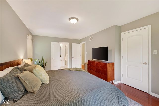5215 E 62nd Street, Indianapolis, IN 46220
