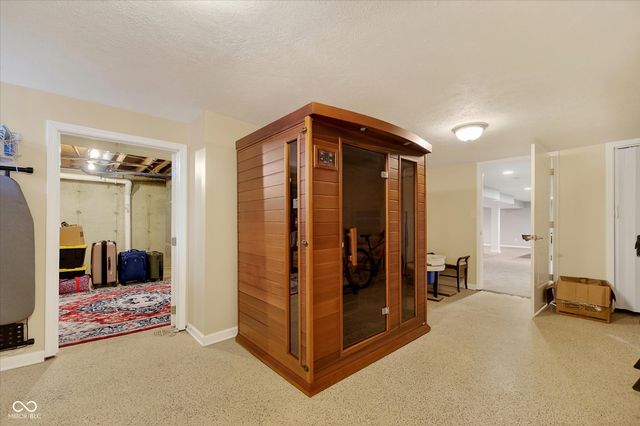 5215 E 62nd Street, Indianapolis, IN 46220