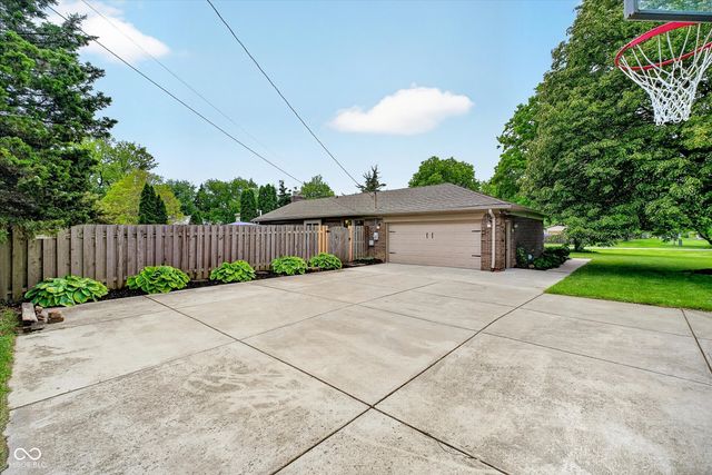 5215 E 62nd Street, Indianapolis, IN 46220