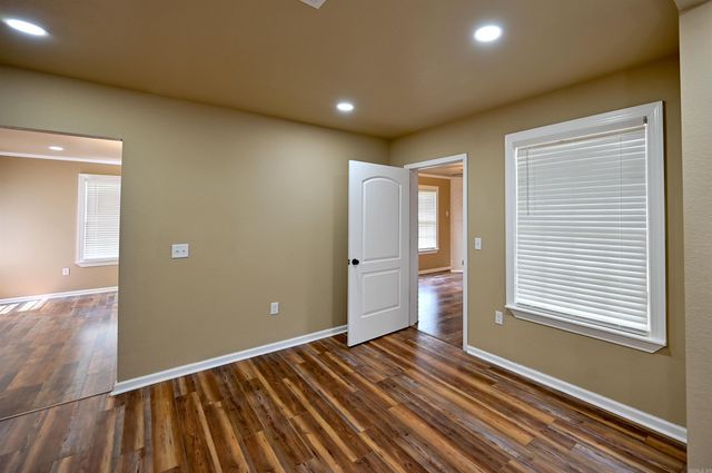 1300 W 28th Avenue, Pine Bluff, AR 71603