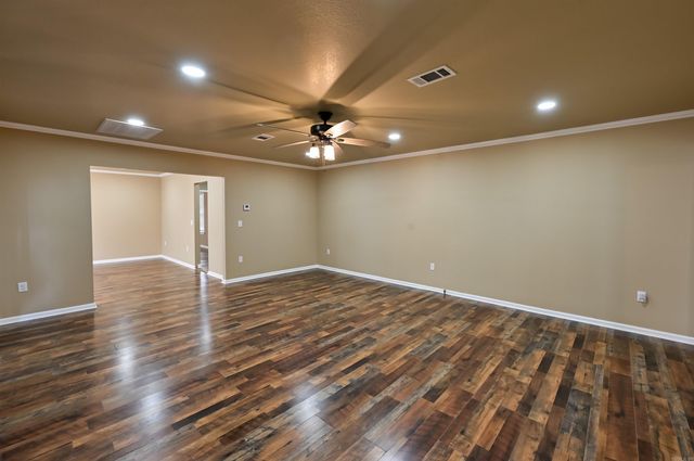 1300 W 28th Avenue, Pine Bluff, AR 71603