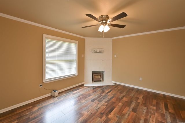 1300 W 28th Avenue, Pine Bluff, AR 71603