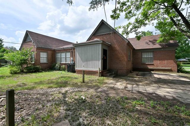 1300 W 28th Avenue, Pine Bluff, AR 71603