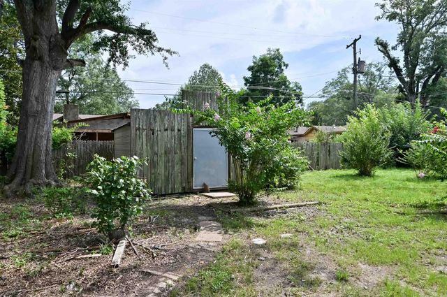 1300 W 28th Avenue, Pine Bluff, AR 71603