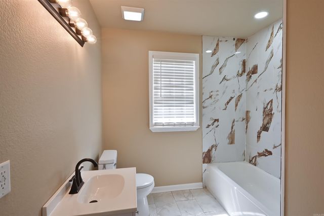 1300 W 28th Avenue, Pine Bluff, AR 71603