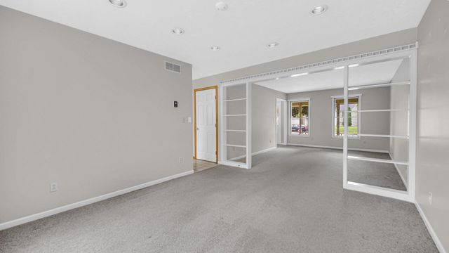 947 Sandpiper Drive, Chesterton, IN 46304