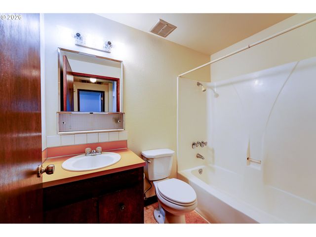 1401 Se 130TH Ave, Portland, OR 97233