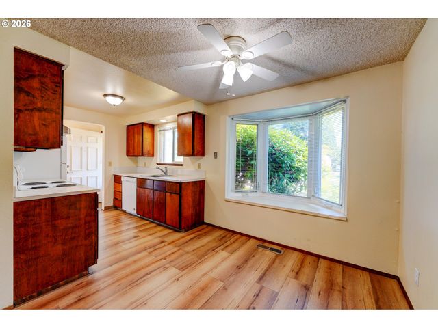 1401 Se 130TH Ave, Portland, OR 97233