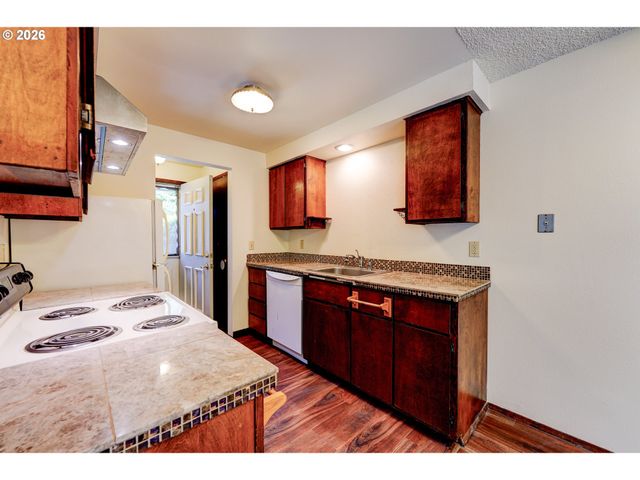 1401 Se 130TH Ave, Portland, OR 97233
