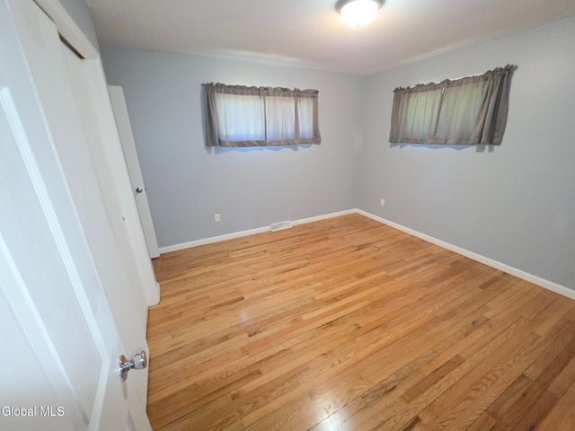 464 Grooms Road, Clifton Park, NY 12065