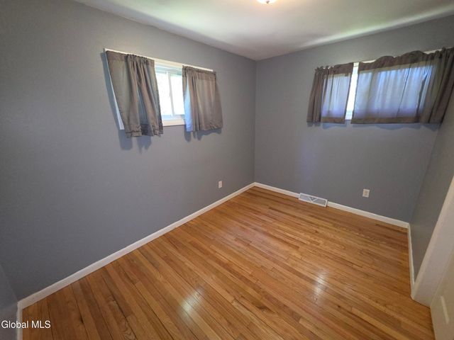 464 Grooms Road, Clifton Park, NY 12065