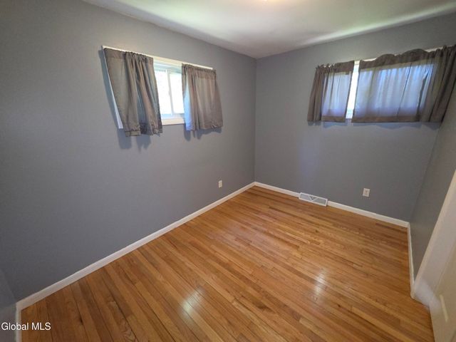 464 Grooms Road, Clifton Park, NY 12065