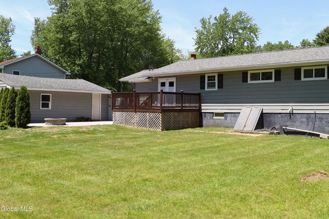 464 Grooms Road, Clifton Park, NY 12065