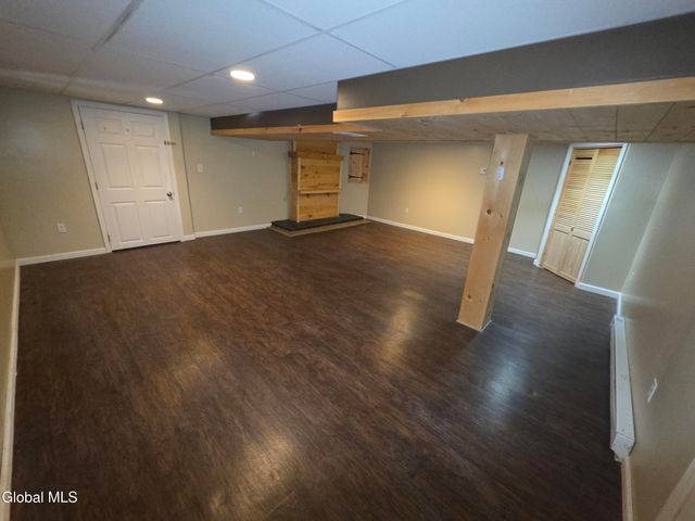 464 Grooms Road, Clifton Park, NY 12065