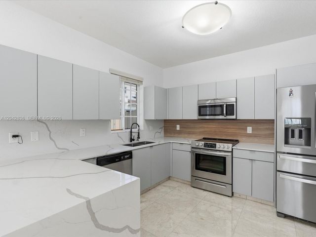 11274 NW 43rd Terrace, Doral, FL 33178