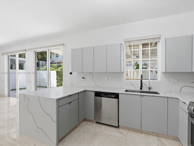 11274 NW 43rd Terrace, Doral, FL 33178