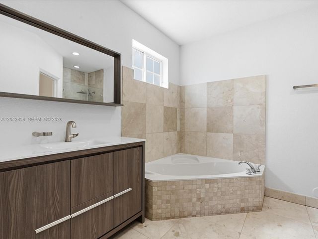 11274 NW 43rd Terrace, Doral, FL 33178