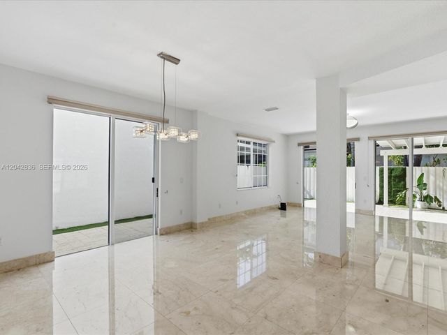 11274 NW 43rd Terrace, Doral, FL 33178