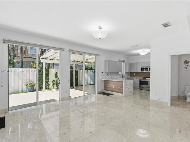11274 NW 43rd Terrace, Doral, FL 33178