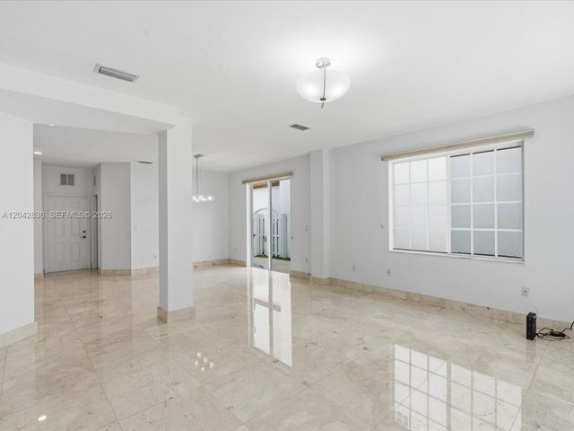 11274 NW 43rd Terrace, Doral, FL 33178