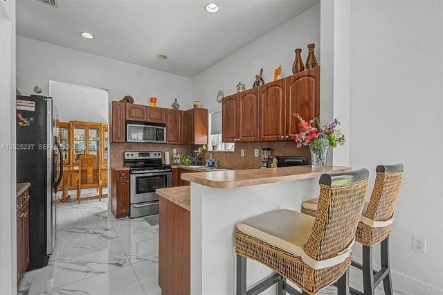 1551 SW 154th Ct, Miami, FL 33194