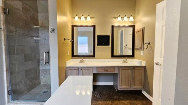 1805 Oak Hollow Drive W, Pearland, TX 77581