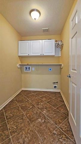 1805 Oak Hollow Drive W, Pearland, TX 77581