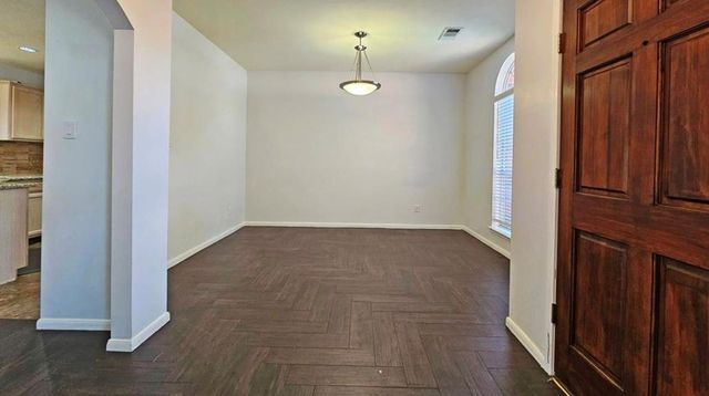 1805 Oak Hollow Drive W, Pearland, TX 77581