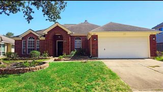 1805 Oak Hollow Drive W, Pearland, TX 77581
