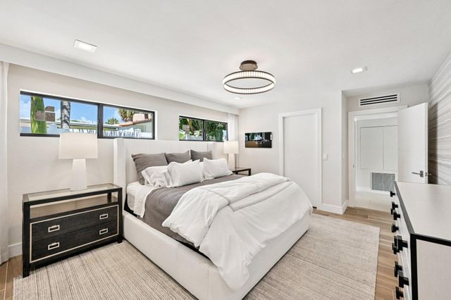 240 30th Street, West Palm Beach, FL 33407