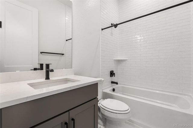 11112 Amber Light Circle, Littleton, CO 80125