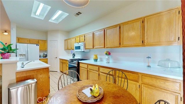 13525 Evanston Street, Victorville, CA 92392