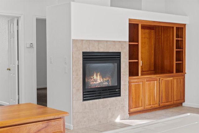 15 Jorgi Ct, Sacramento, CA 95833