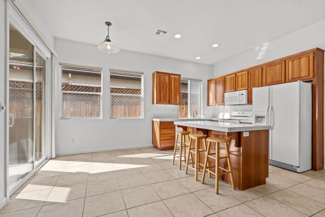 15 Jorgi Ct, Sacramento, CA 95833