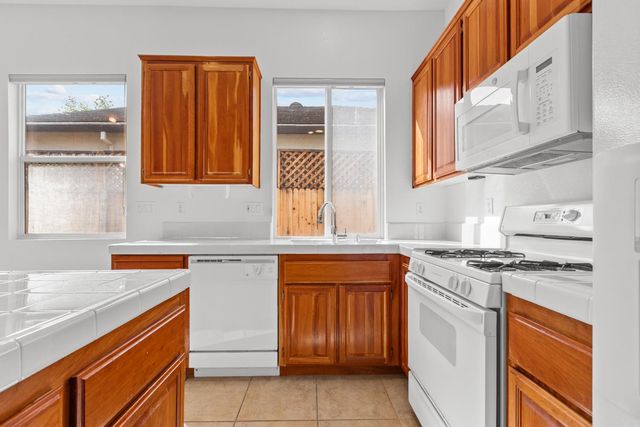 15 Jorgi Ct, Sacramento, CA 95833